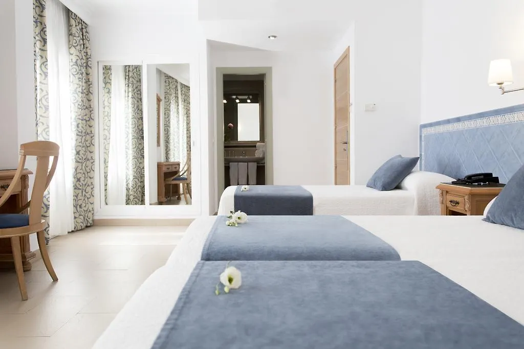 Hotel Plaza Cavana Nerja