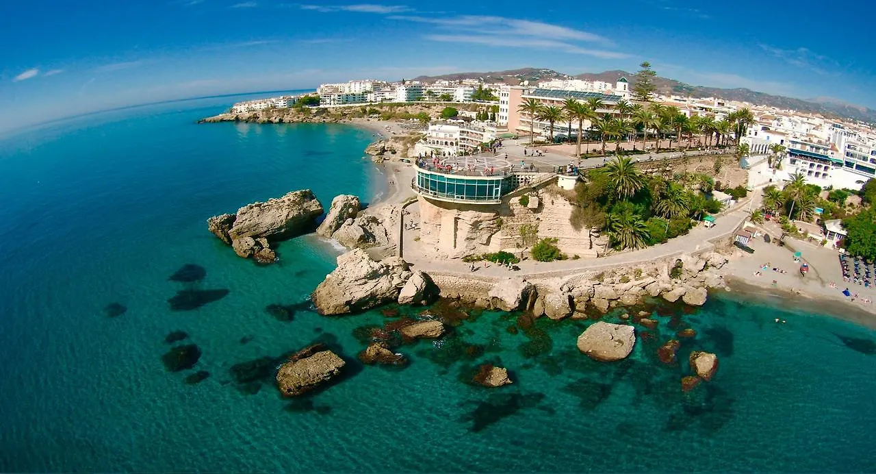 Hotel Plaza Cavana Nerja 3*,