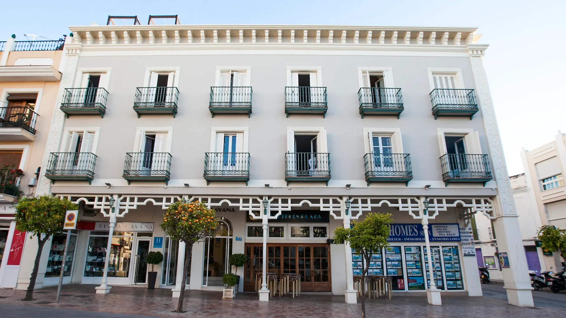 Hotel Plaza Cavana Nerja 3*,
