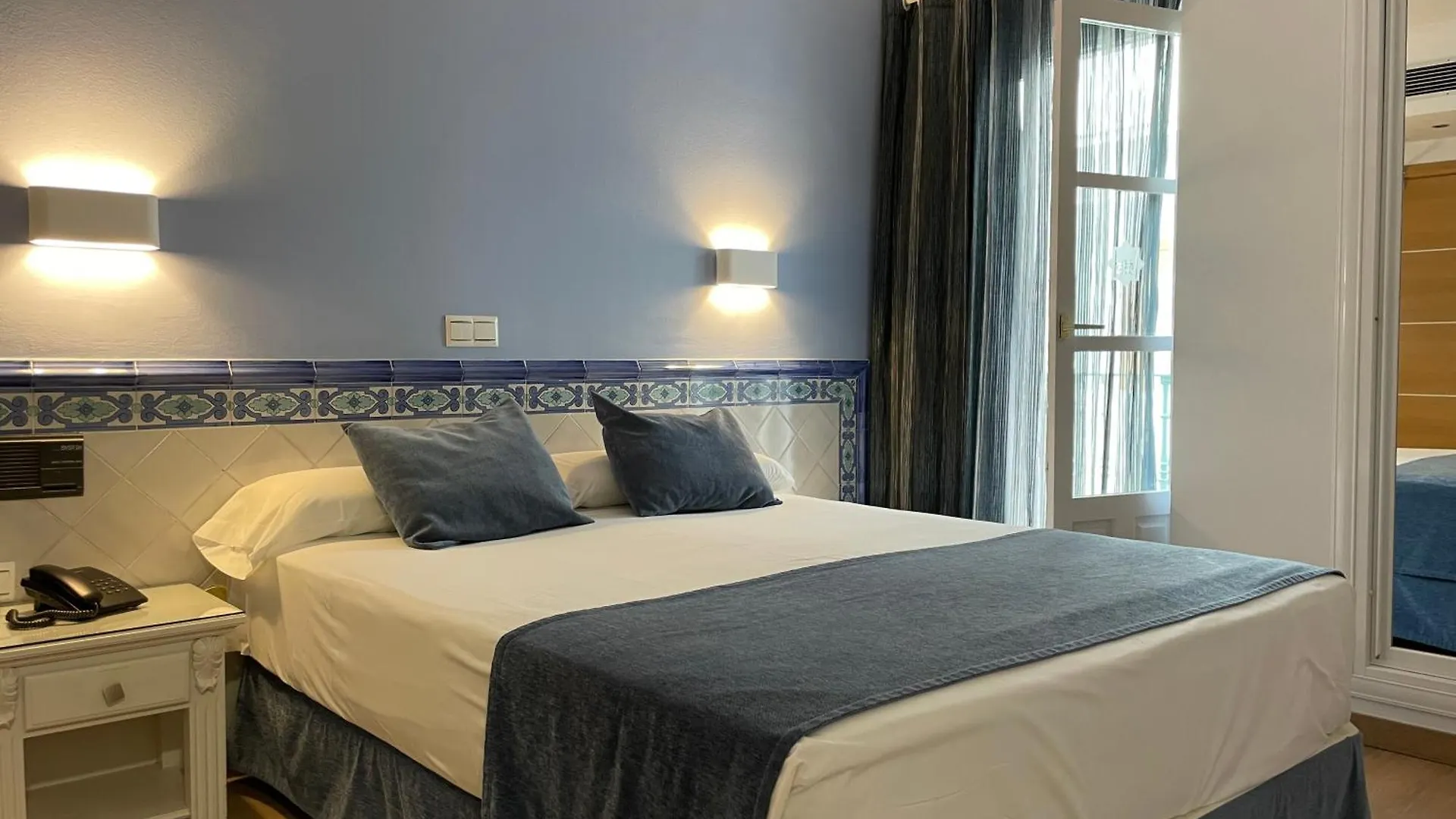 Hotel Plaza Cavana Nerja