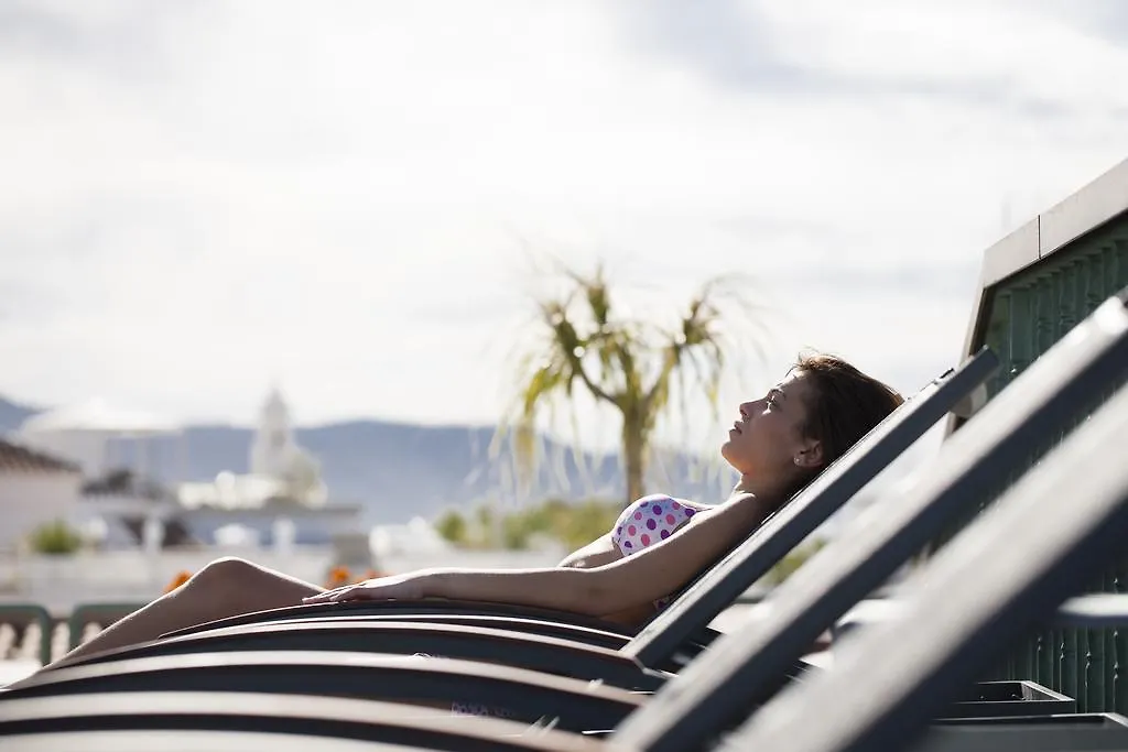 Hotel Plaza Cavana Nerja 3*,