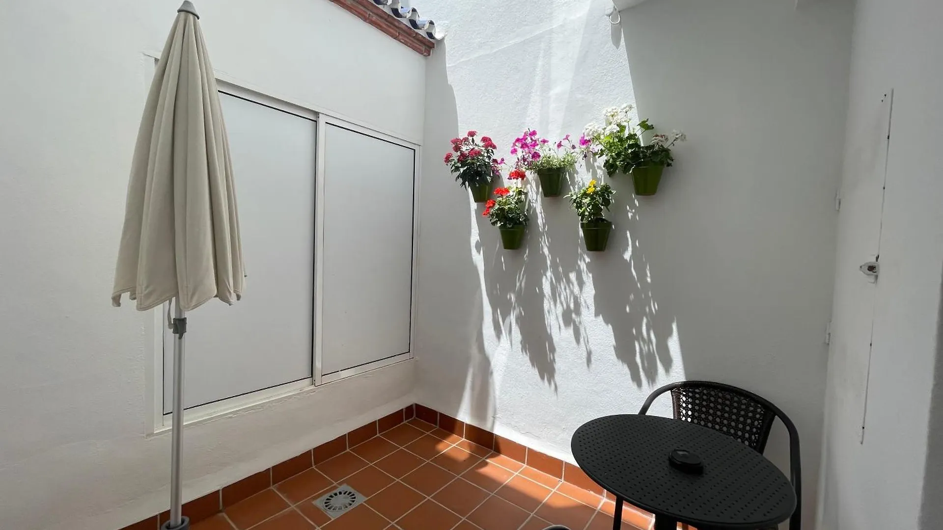 Hotel Plaza Cavana Nerja 3*,  España