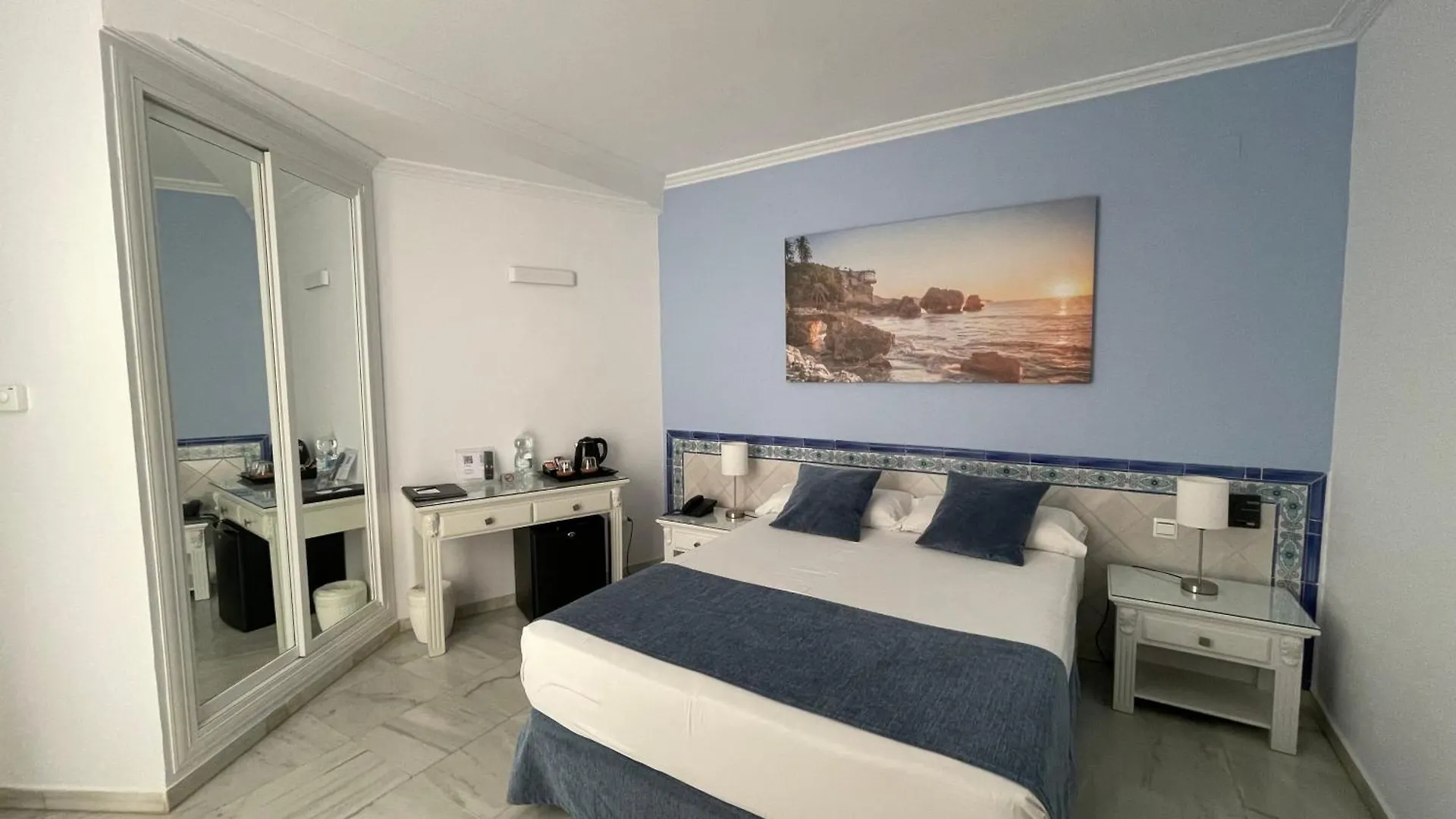Hotel Plaza Cavana Nerja